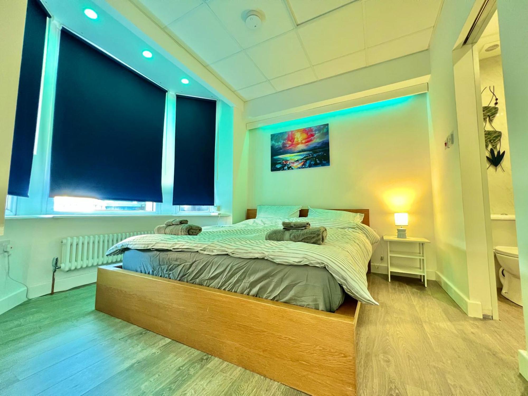 Lux Super King Private Bath Mediacity, Mufc, Salford * Manchester