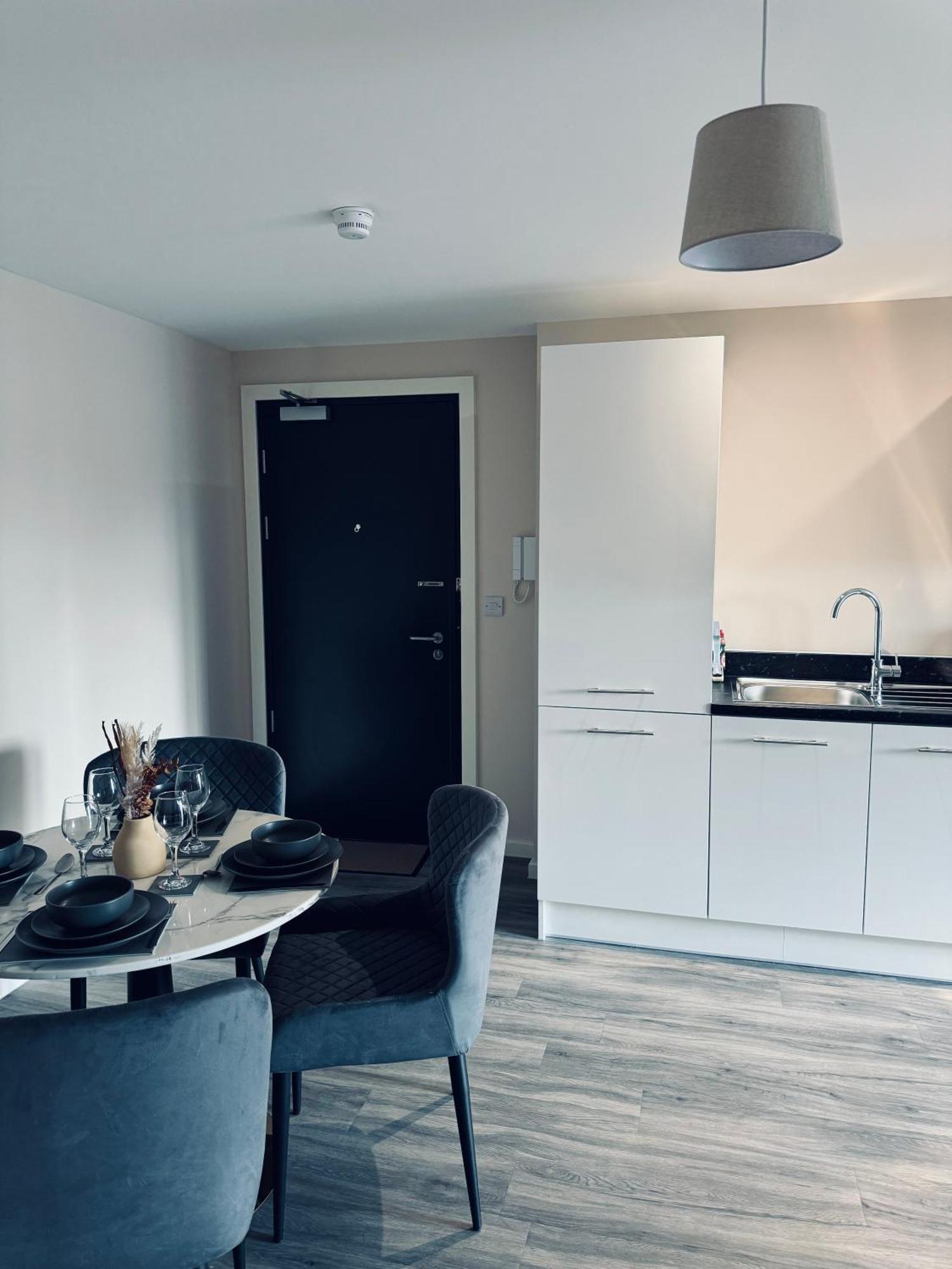 Portcullis House Apartment