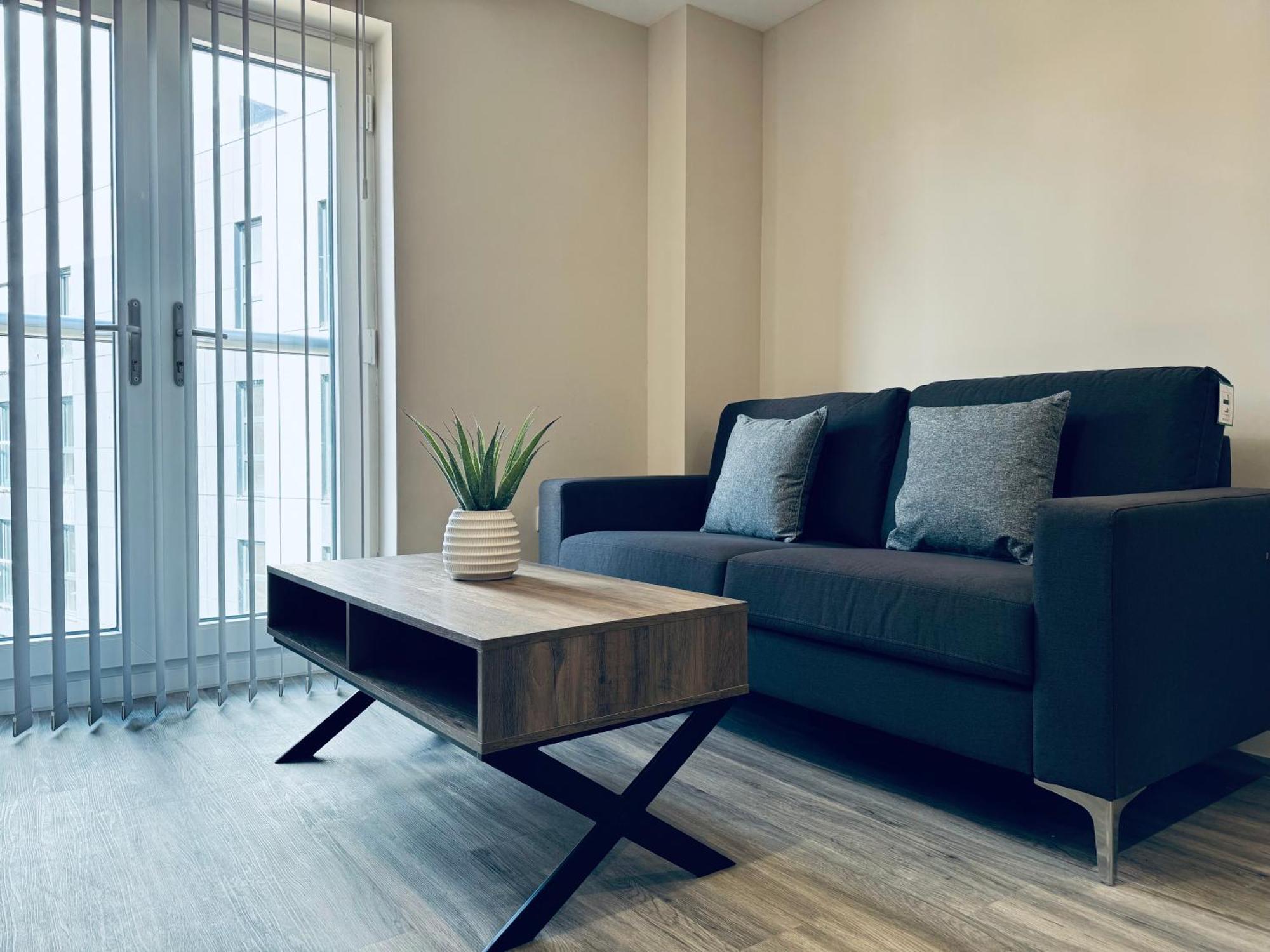 Portcullis House Apartment *