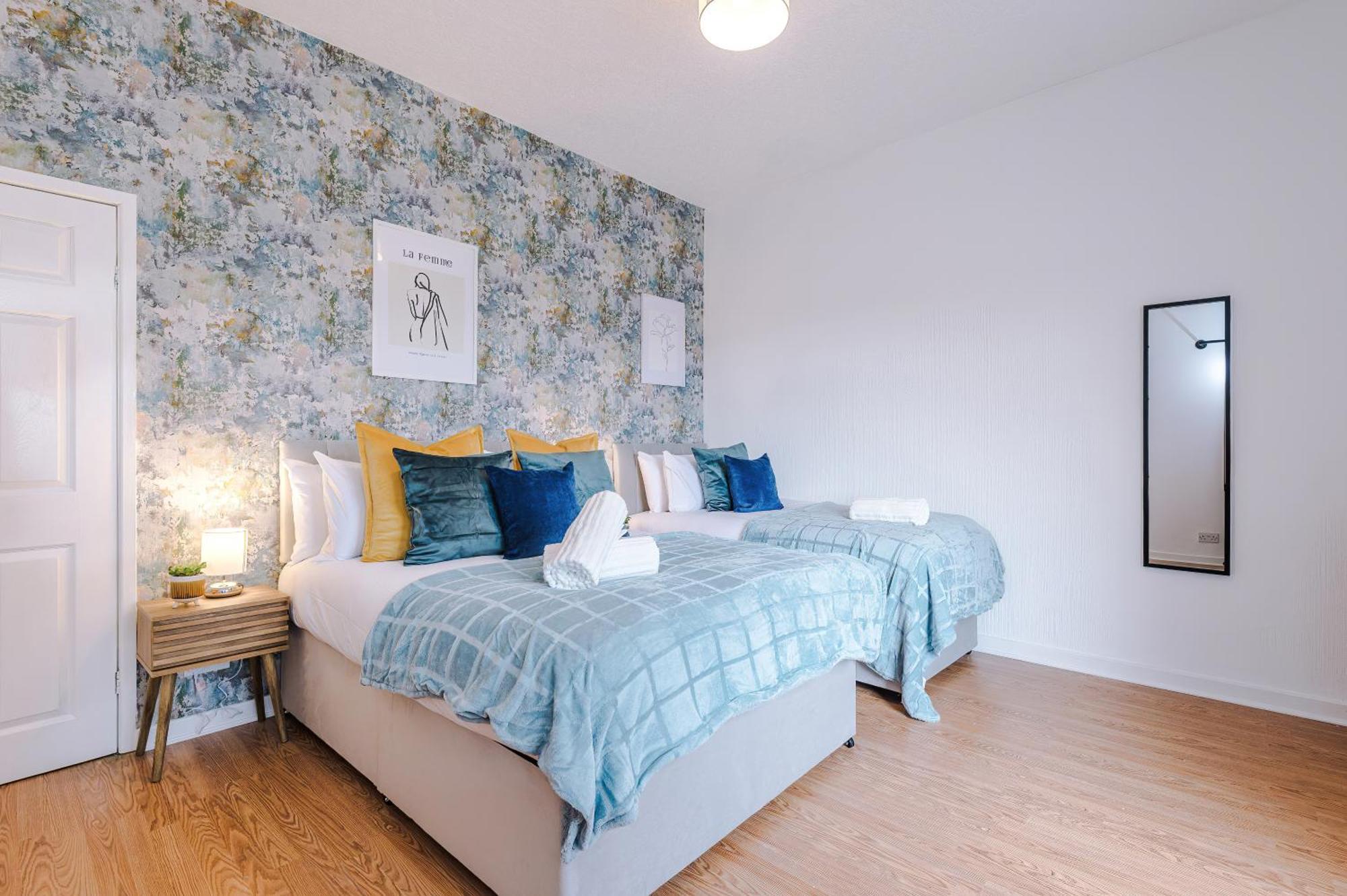 New! Modern 2-bed House In By 53 Degrees Property, Ideal For Business & Contractors - Sleeps 7! Manchester