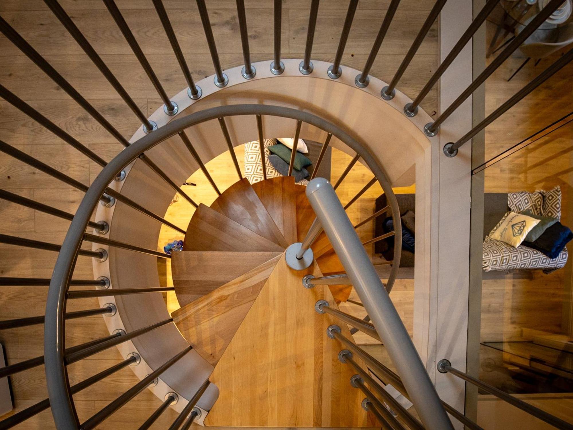 M1 Centre 3 Bed 3 Bath Luxe Penthouse Apartment *