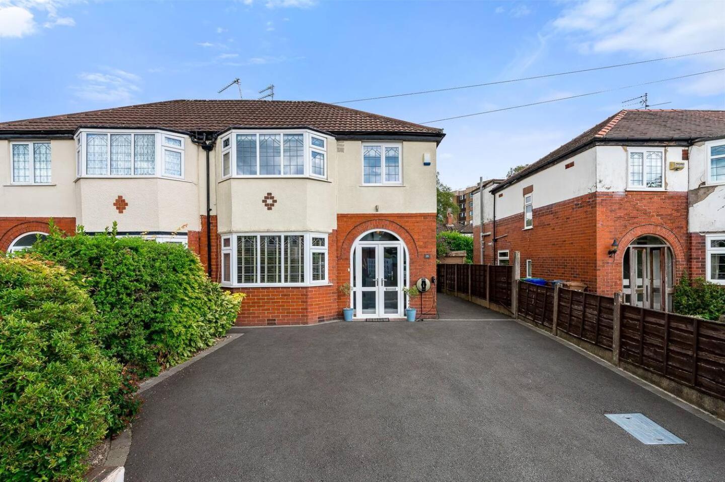 Holiday home Pass The Keys Picture Perfect Haven In Didsbury Village - Free Parking & Ev Station *