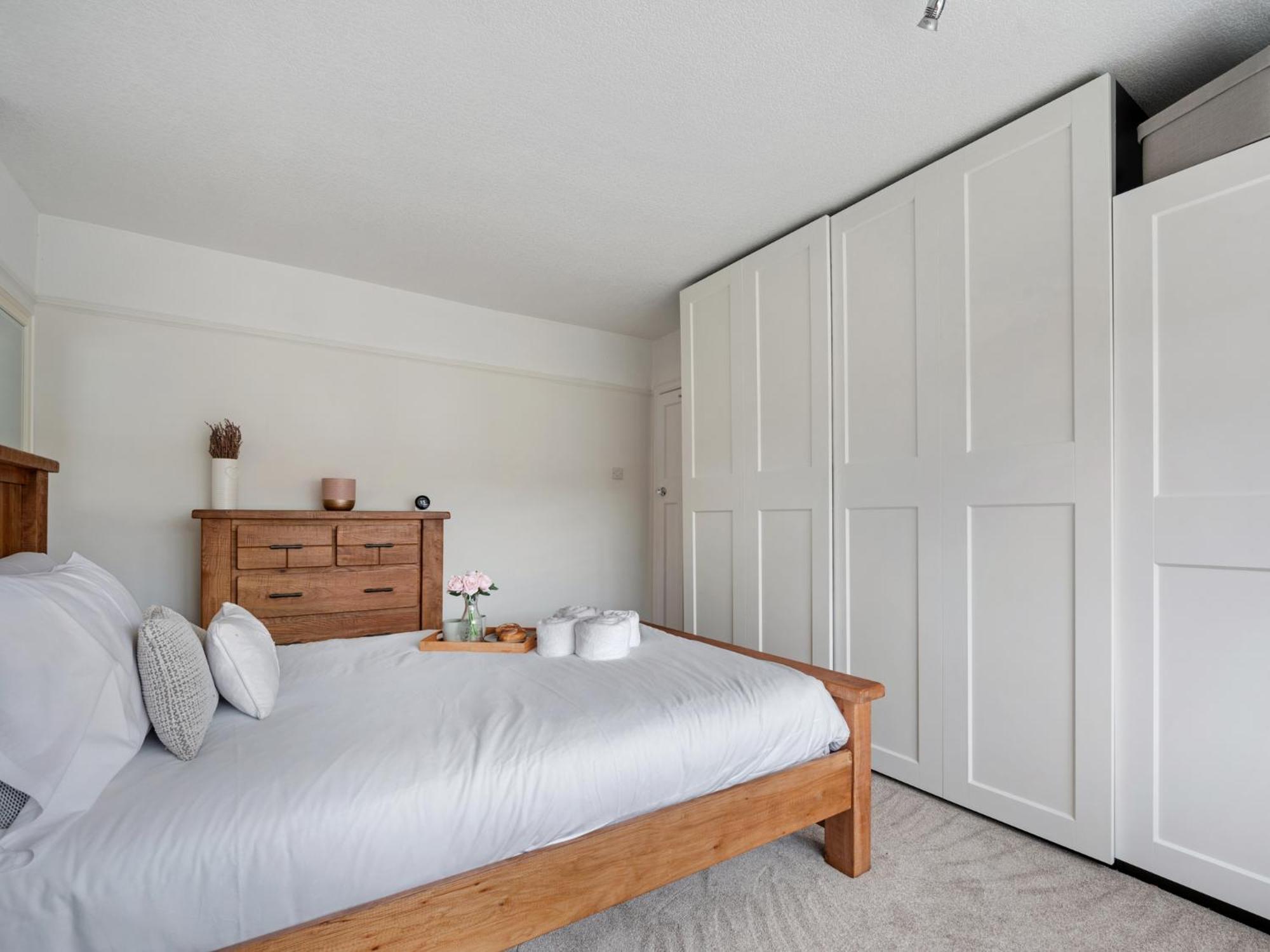 Pass The Keys Picture Perfect Haven In Didsbury Village - Free Parking & Ev Station