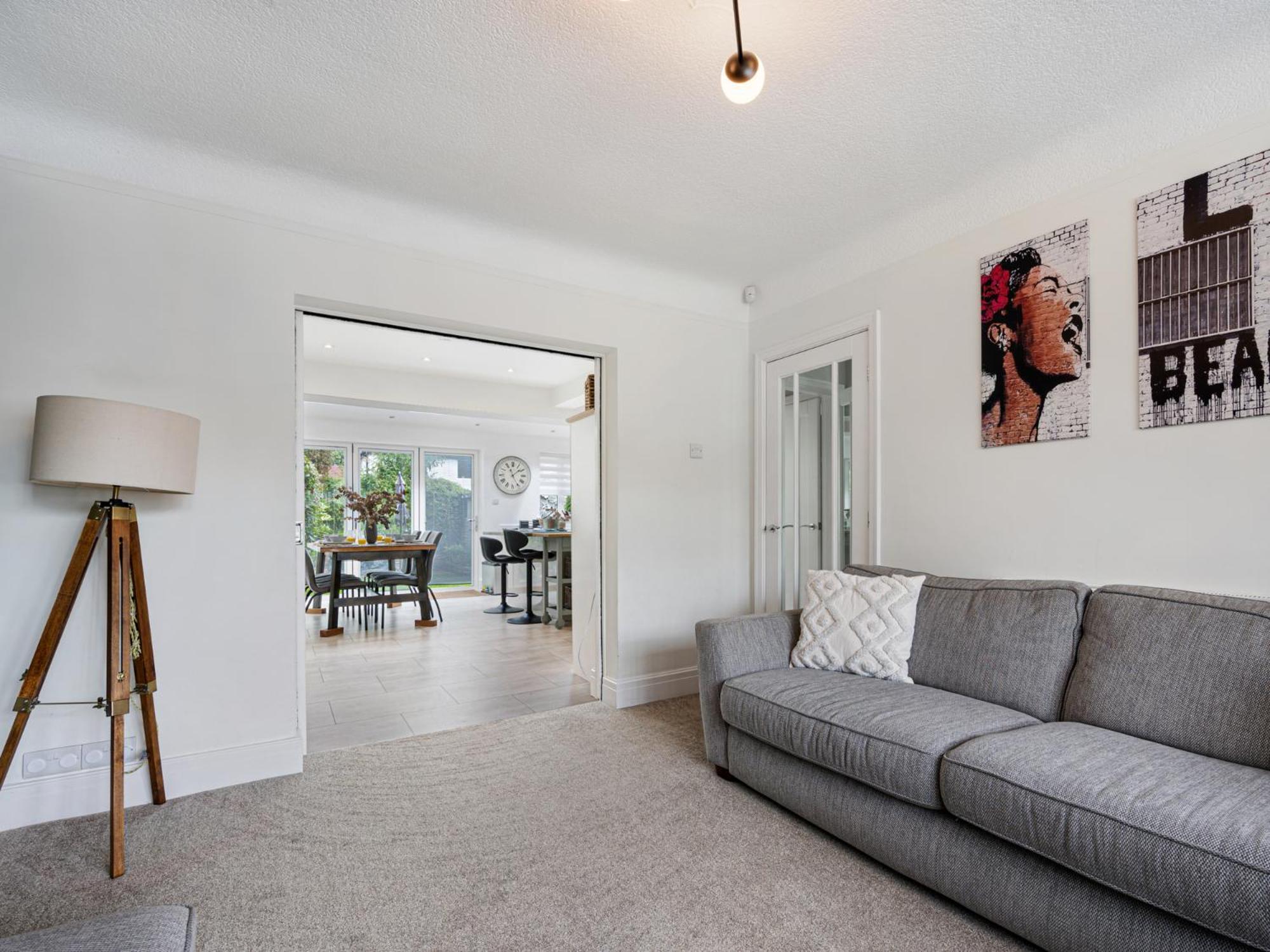 Pass The Keys Picture Perfect Haven In Didsbury Village - Free Parking & Ev Station Holiday home Manchester