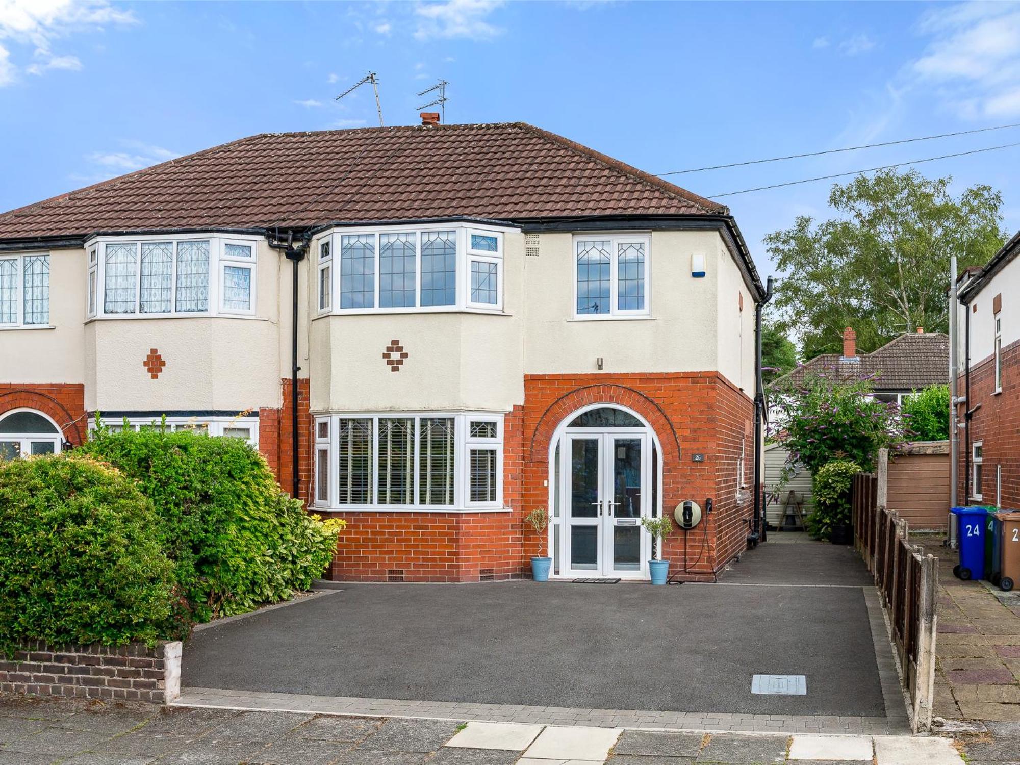 Pass The Keys Picture Perfect Haven In Didsbury Village - Free Parking & Ev Station Holiday home