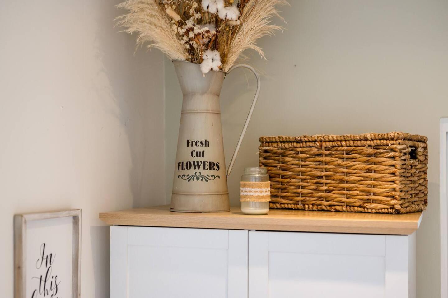 Pass The Keys Picture Perfect Haven In Didsbury Village - Free Parking & Ev Station Holiday home Manchester