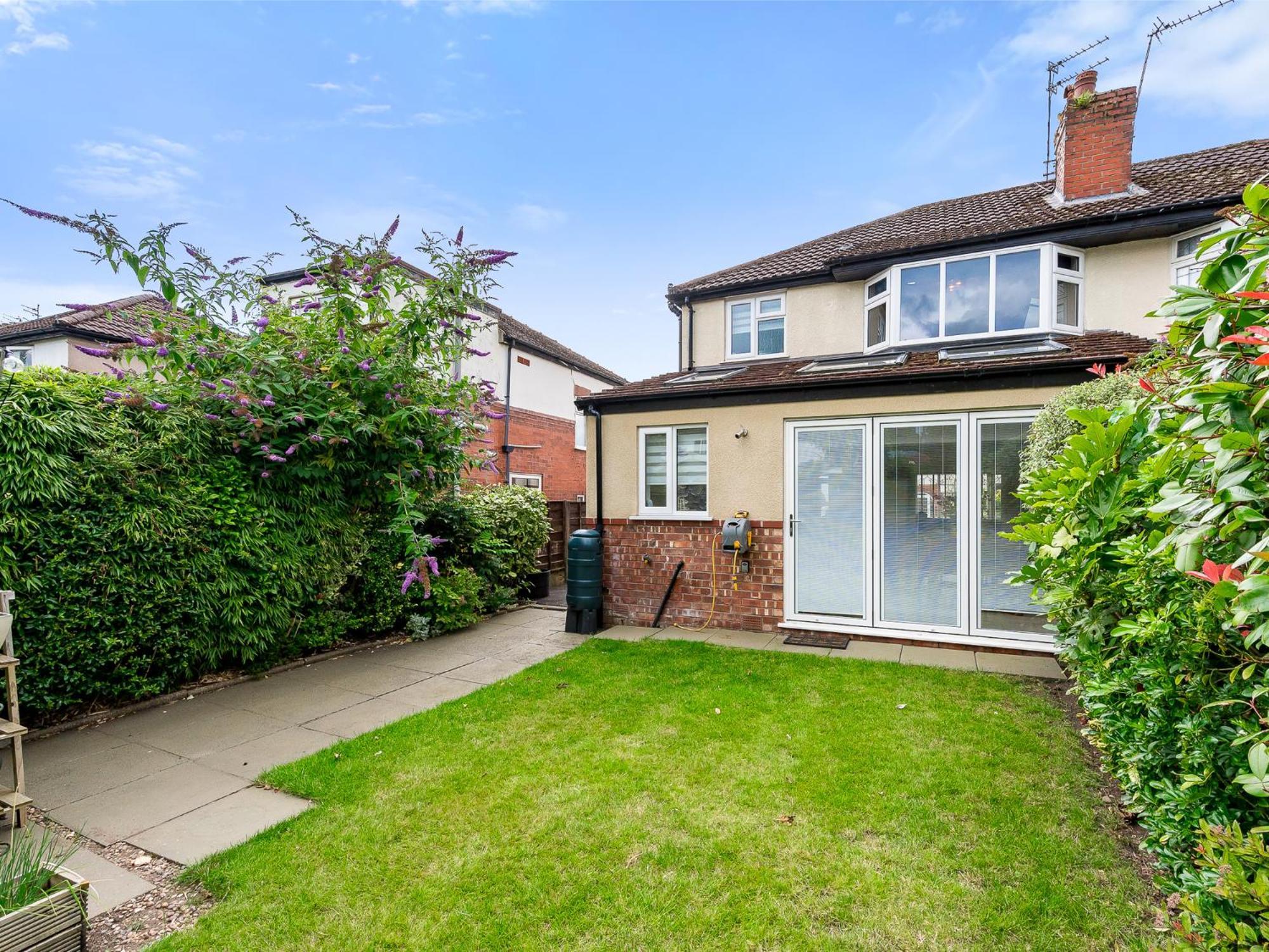Pass The Keys Picture Perfect Haven In Didsbury Village - Free Parking & Ev Station *