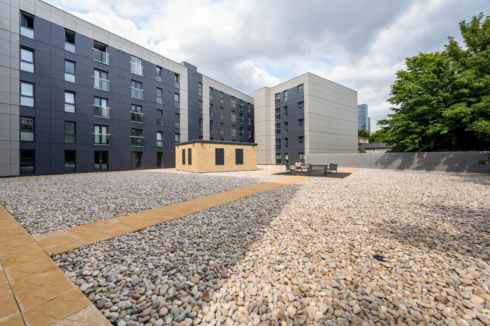 2bed Apartment *