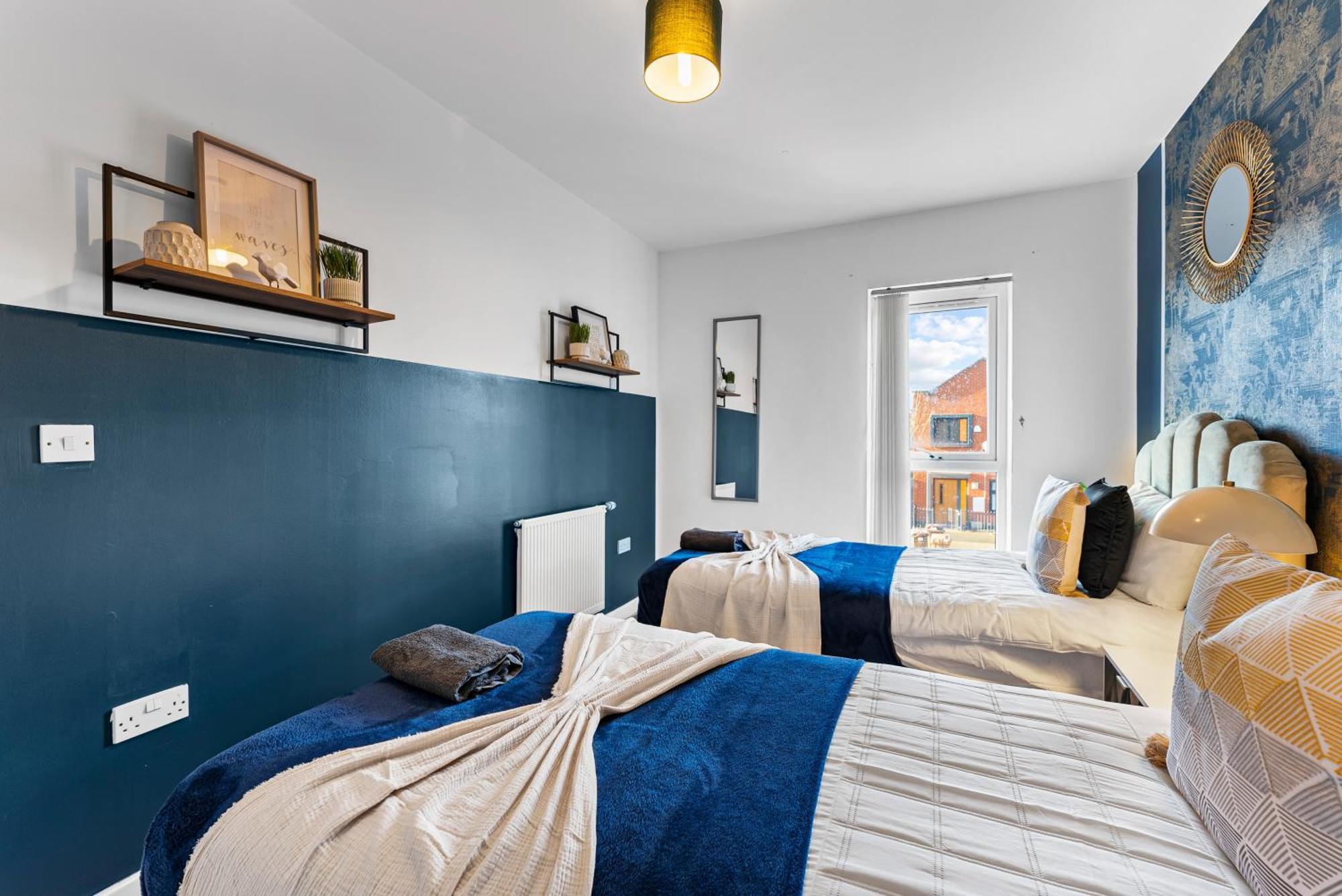 Sleek And Stylish 3 Bed In - Parking * Manchester