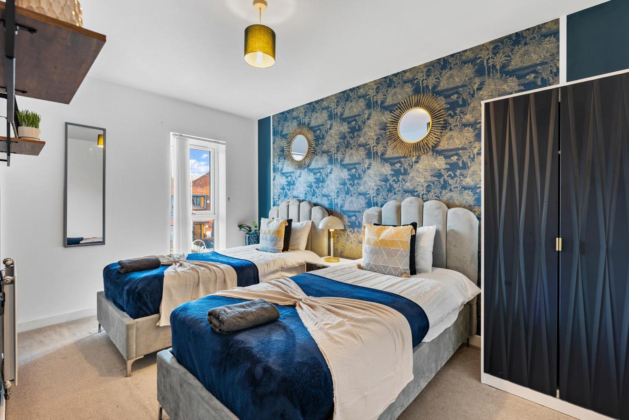 Sleek And Stylish 3 Bed In - Parking Holiday home Manchester