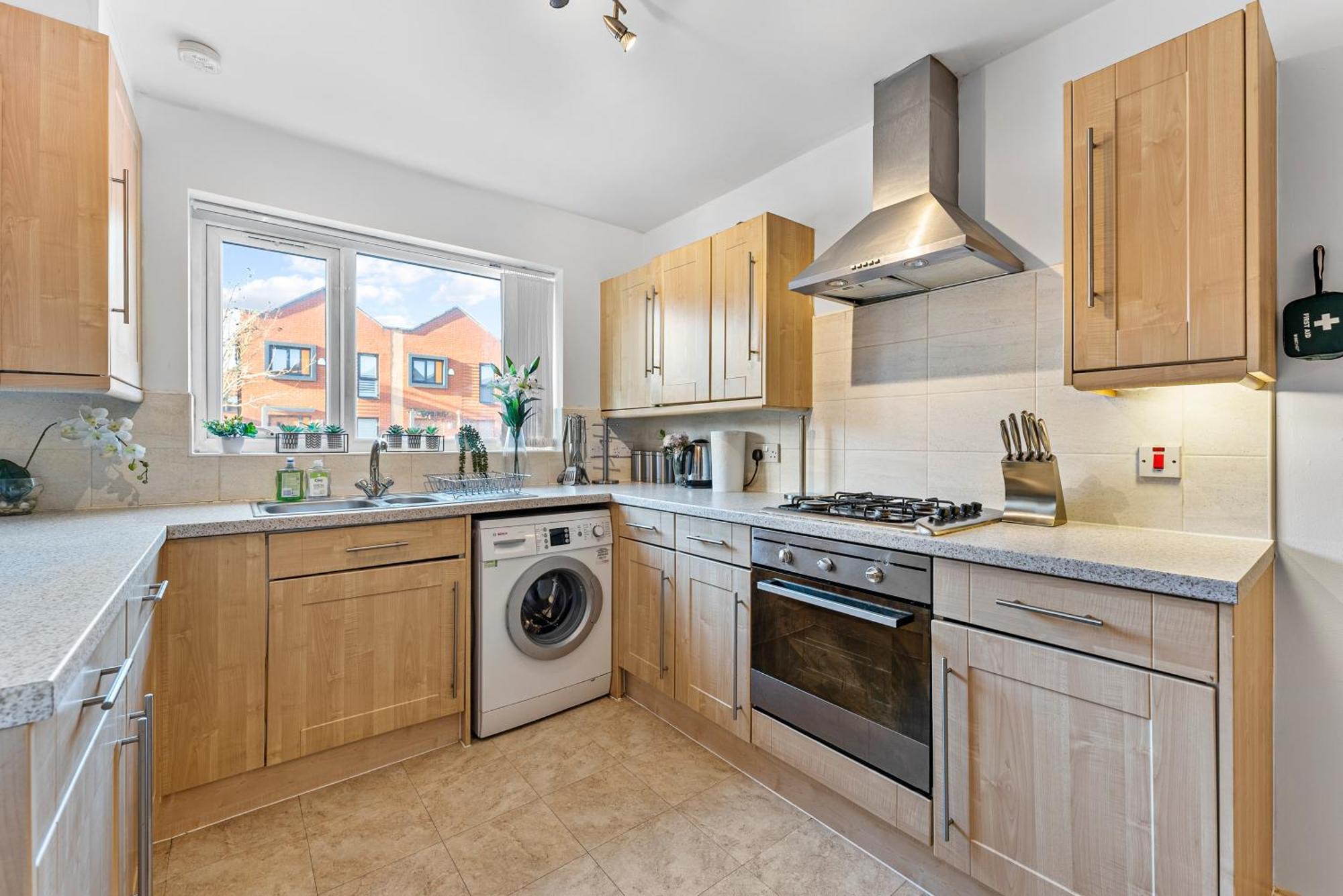 Sleek And Stylish 3 Bed In - Parking Holiday home