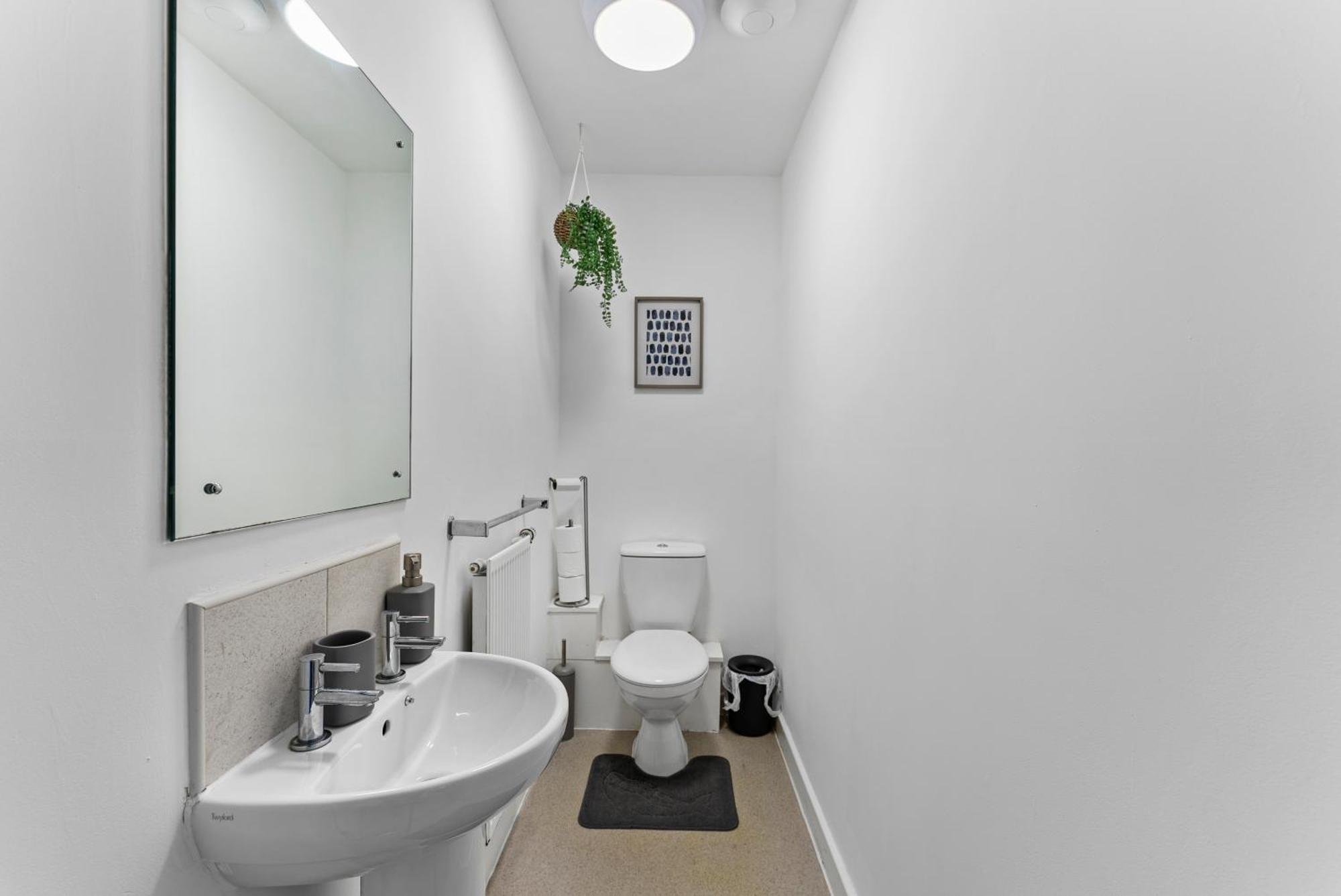 Holiday home Sleek And Stylish 3 Bed In - Parking Manchester