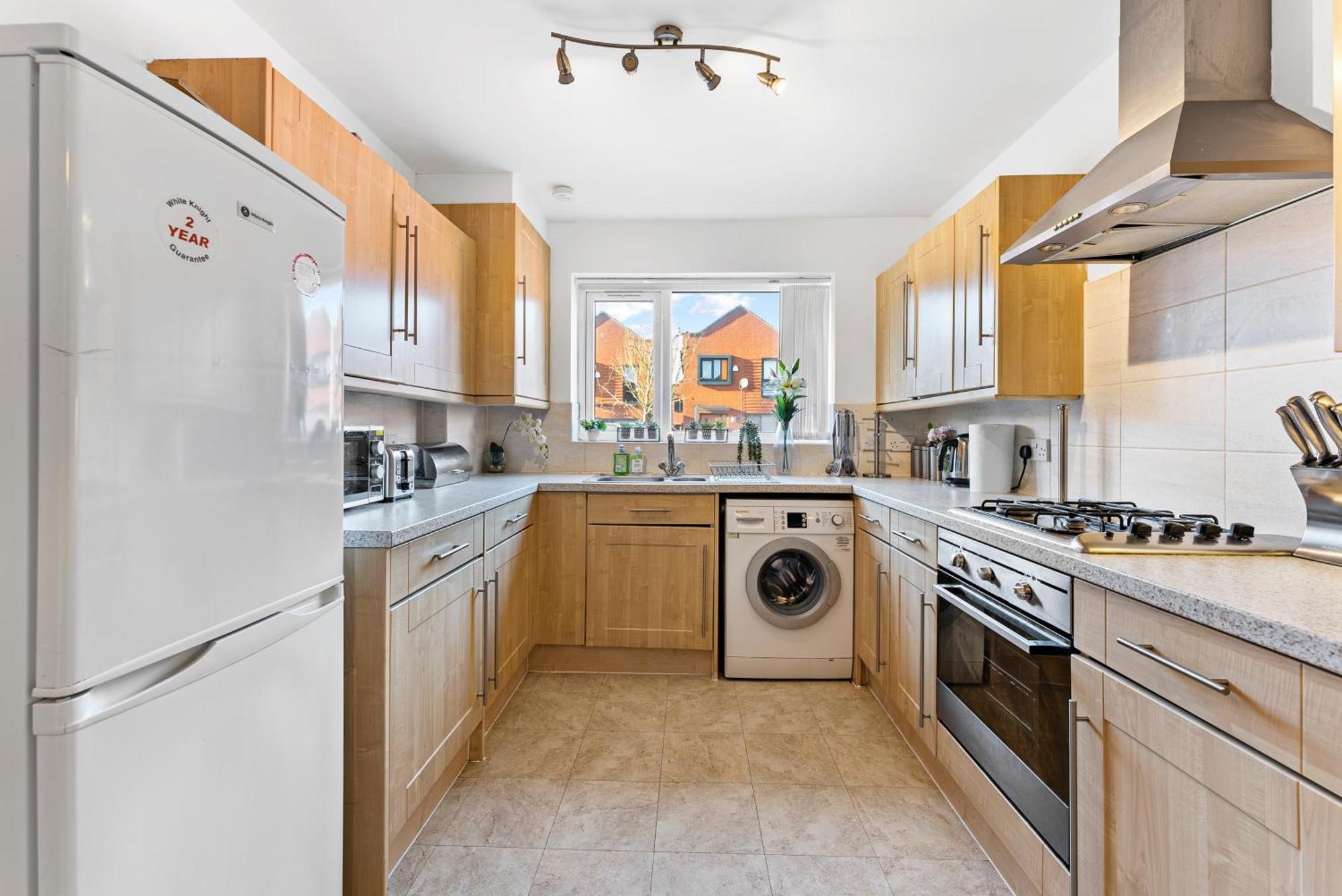 Sleek And Stylish 3 Bed In - Parking Holiday home *