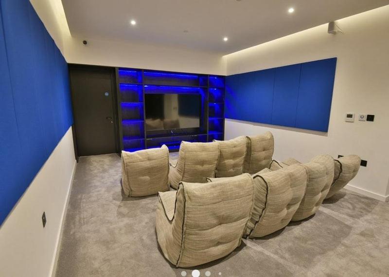 Apartment Terrace Retreat-cinema & Free Parking