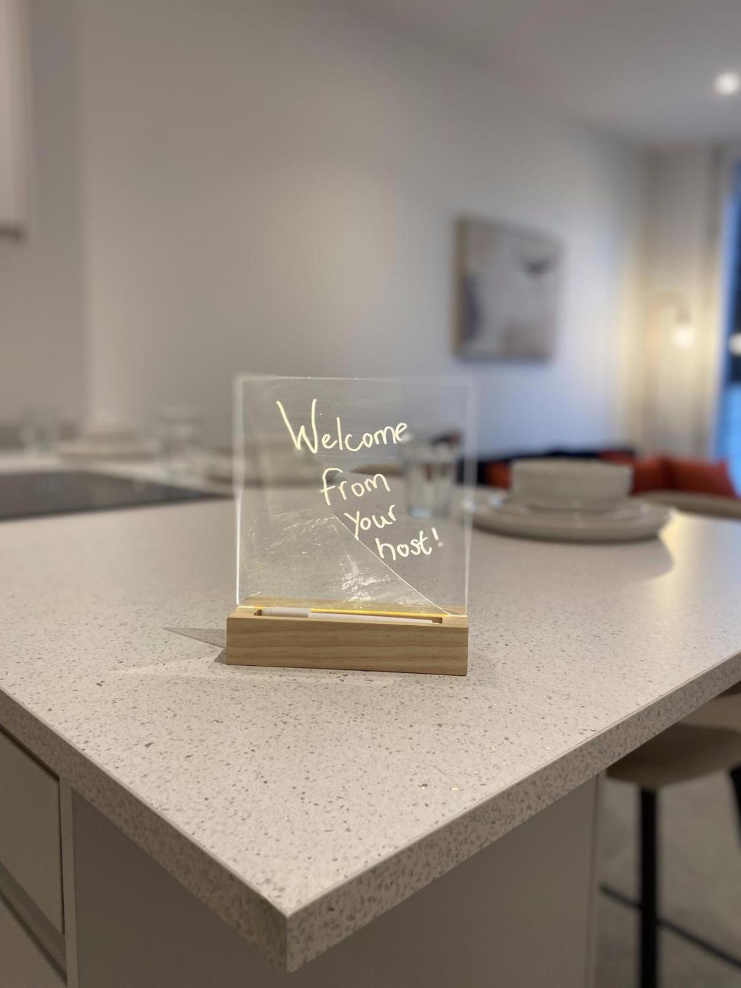 Terrace Retreat-cinema & Free Parking