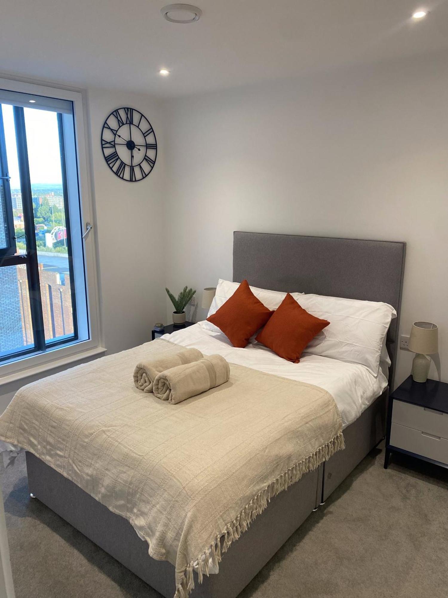 Apartment Terrace Retreat-cinema & Free Parking