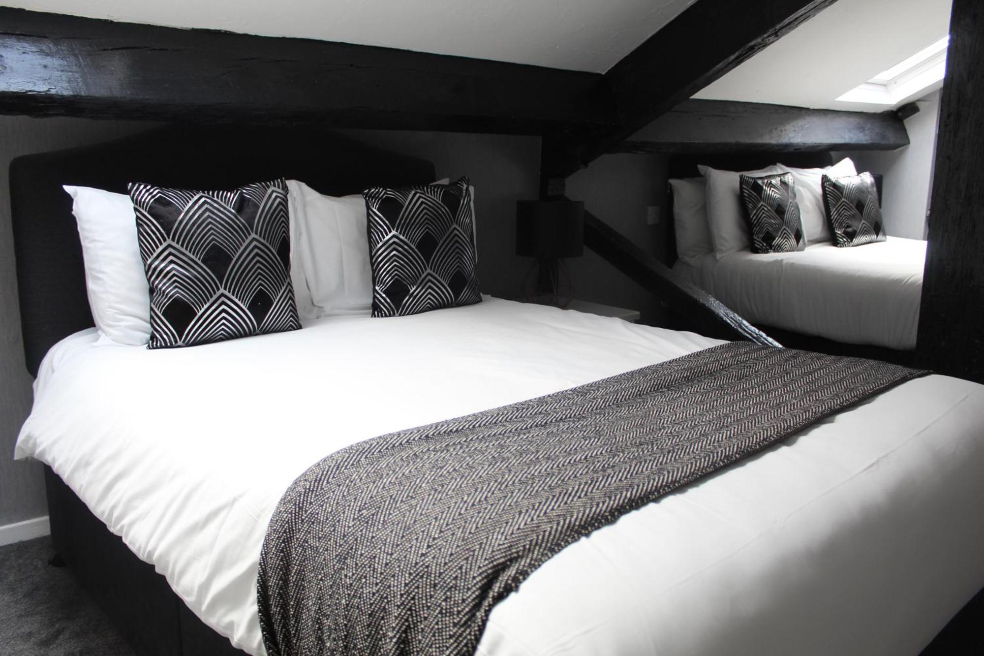 Mitre Centre Hotel