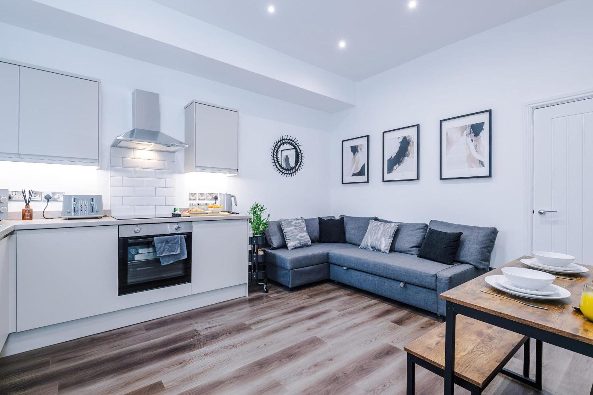 Apartment Newly Refurbished 2bedroom By The Coop Arena