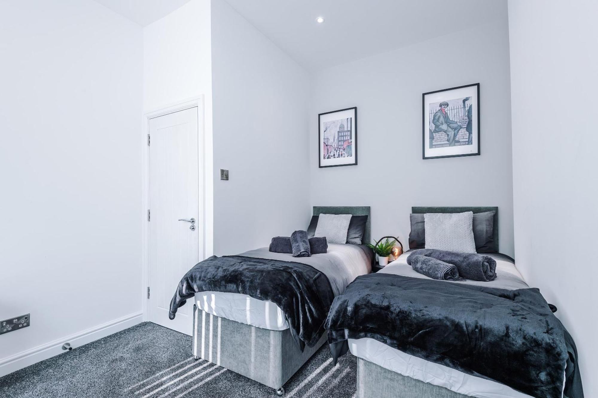 Apartment Newly Refurbished 2bedroom By The Coop Arena Manchester
