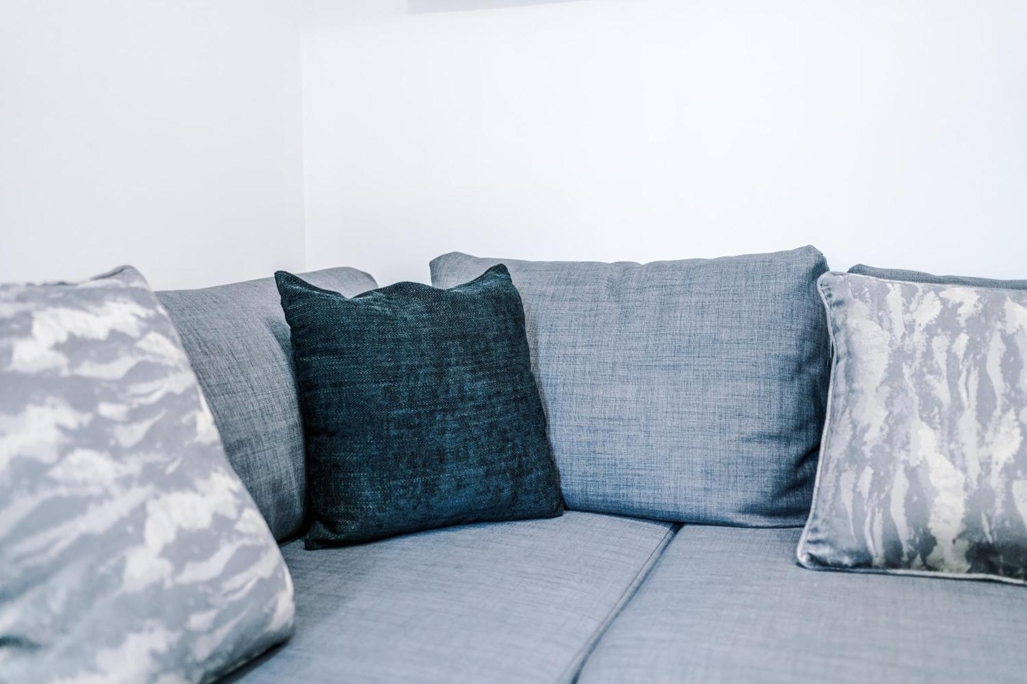 Apartment Newly Refurbished 2bedroom By The Coop Arena