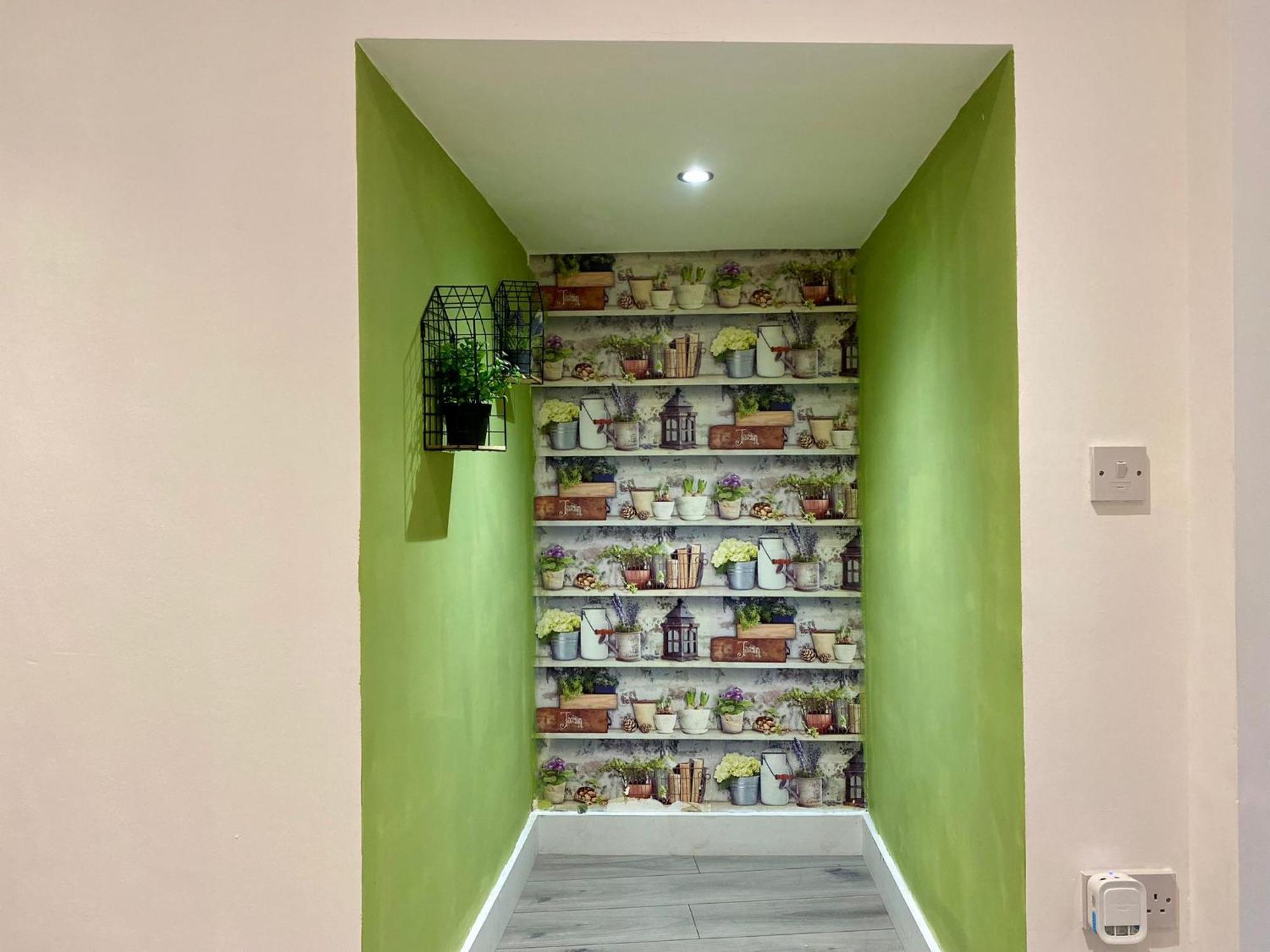 Apartment 6 *