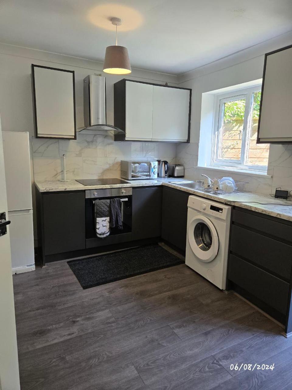 Laurel Three Bed House With Free Parking Holiday home