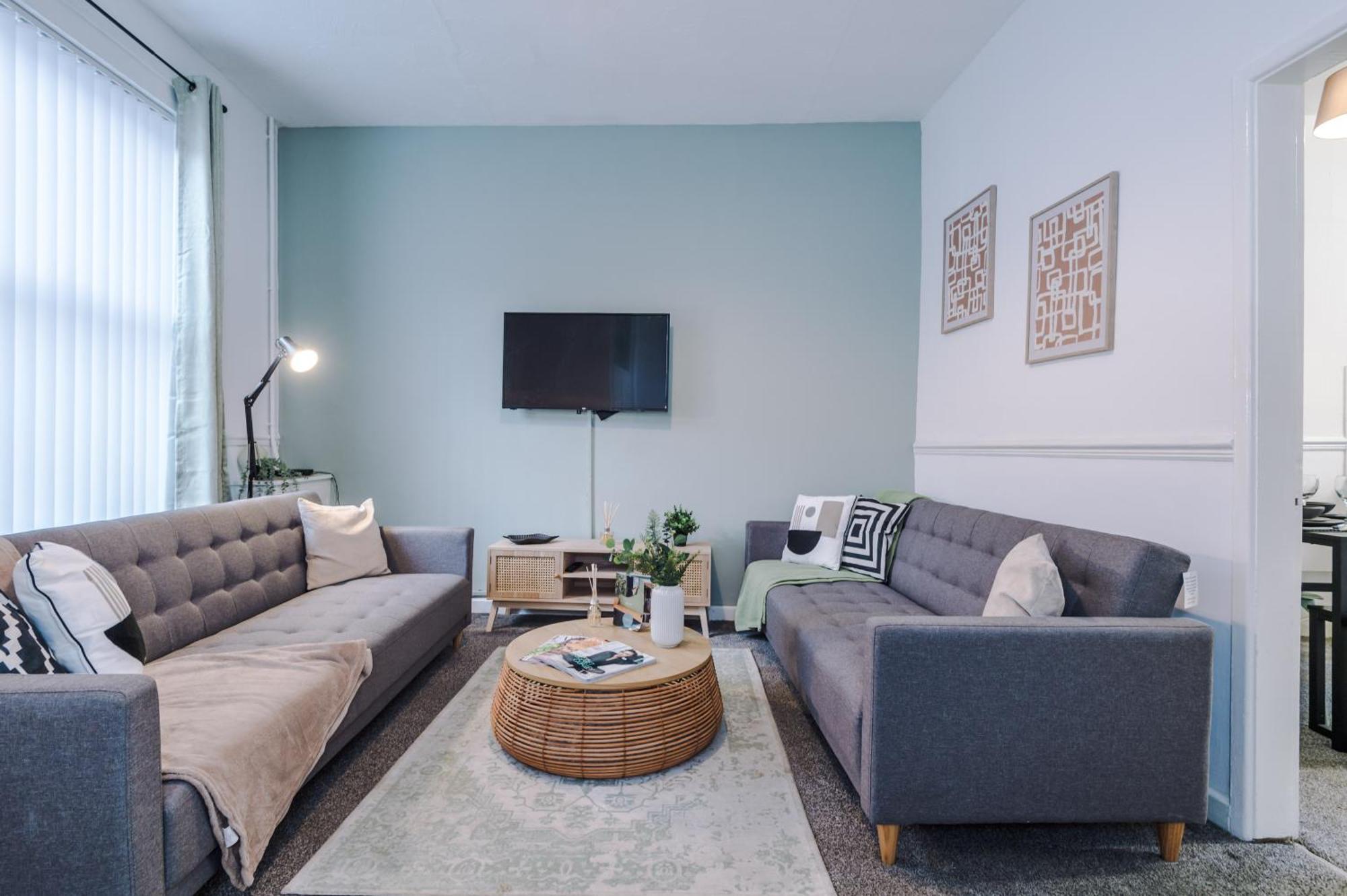 New! Spacious House In By 53 Degrees Property, Ideal For Long Term & Business! Holiday home Manchester