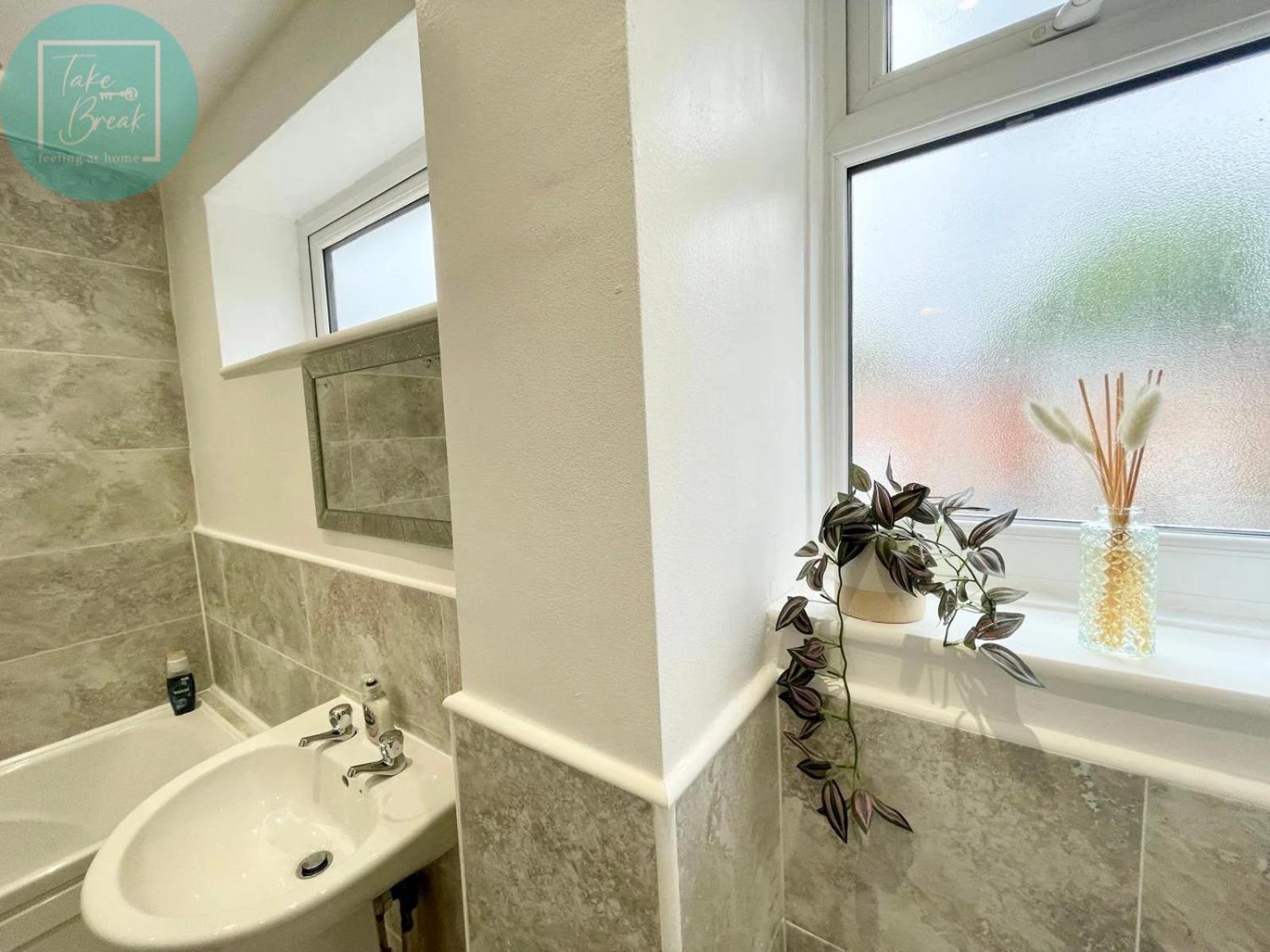 Apartment Charming 2br Swinton House -close To Center Manchester