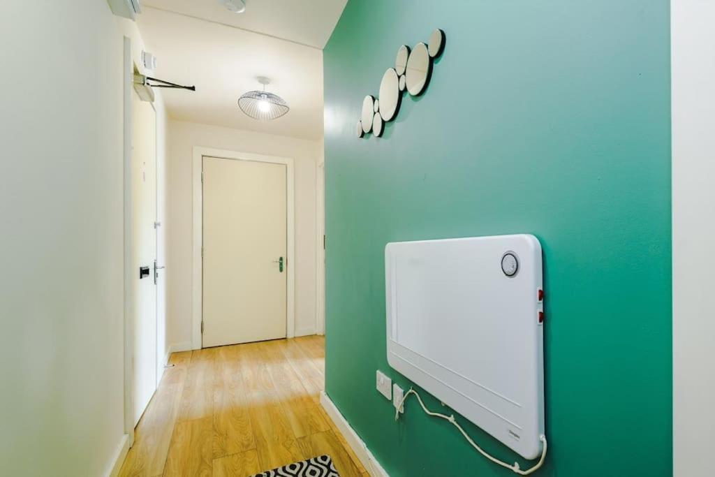 Apartment Modern 2br Near Centre - Free Parking Garage Manchester