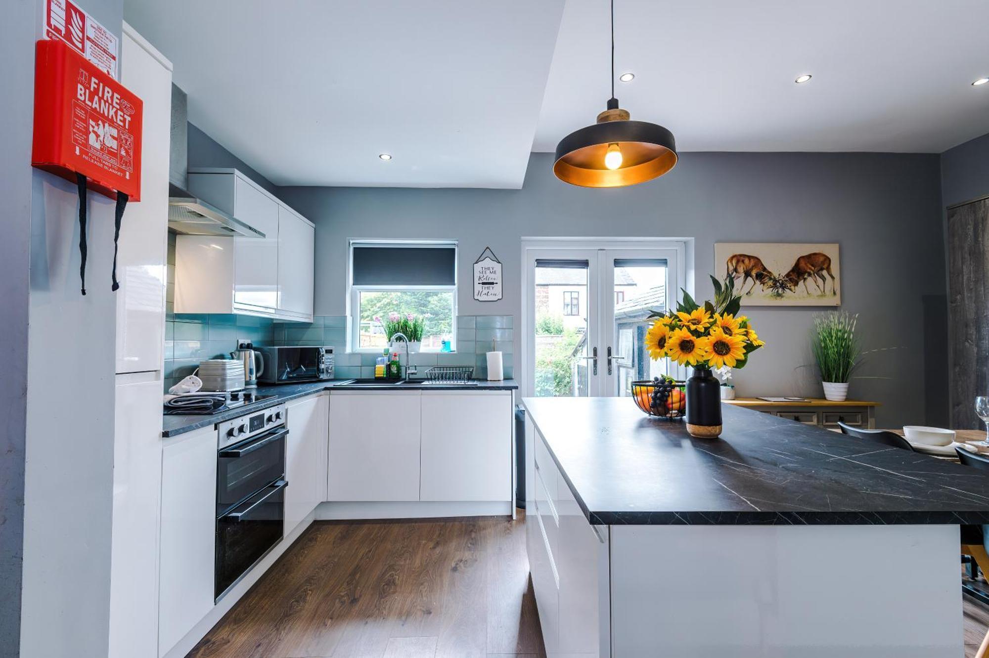 Holiday home New! 3-bed Spacious In By 53 Degrees Property, Ideal For Groups, Free Parking!