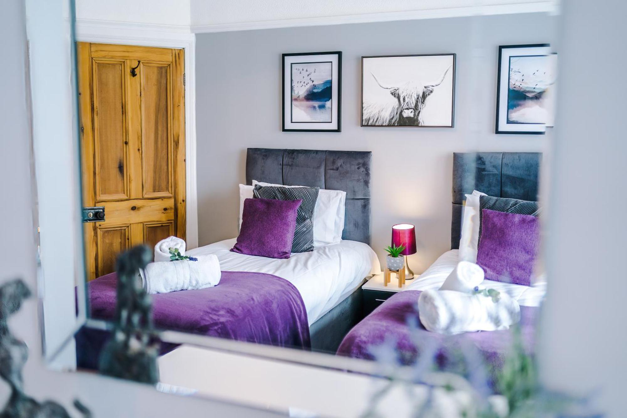 Holiday home New! 3-bed Spacious In By 53 Degrees Property, Ideal For Groups, Free Parking! *