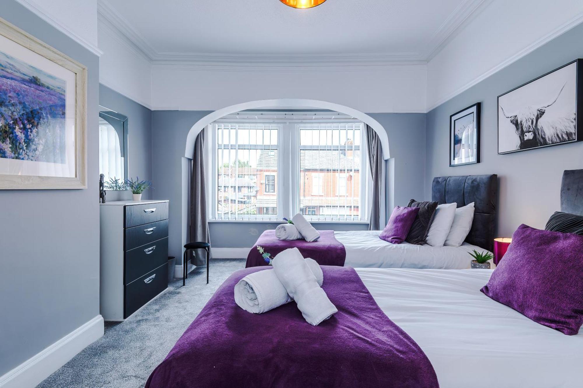 New! 3-bed Spacious In By 53 Degrees Property, Ideal For Groups, Free Parking! *