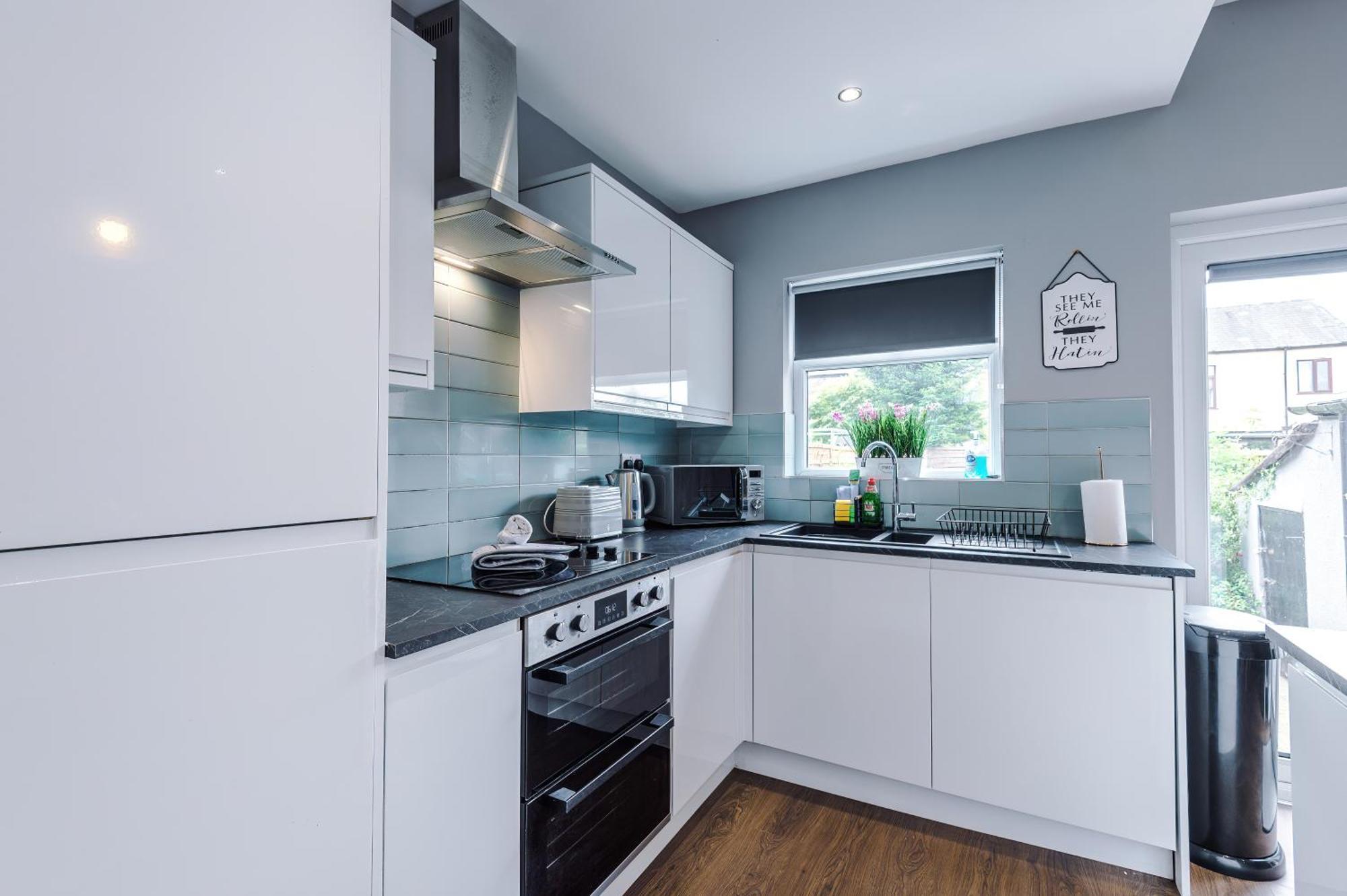 New! 3-bed Spacious In By 53 Degrees Property, Ideal For Groups, Free Parking! Manchester