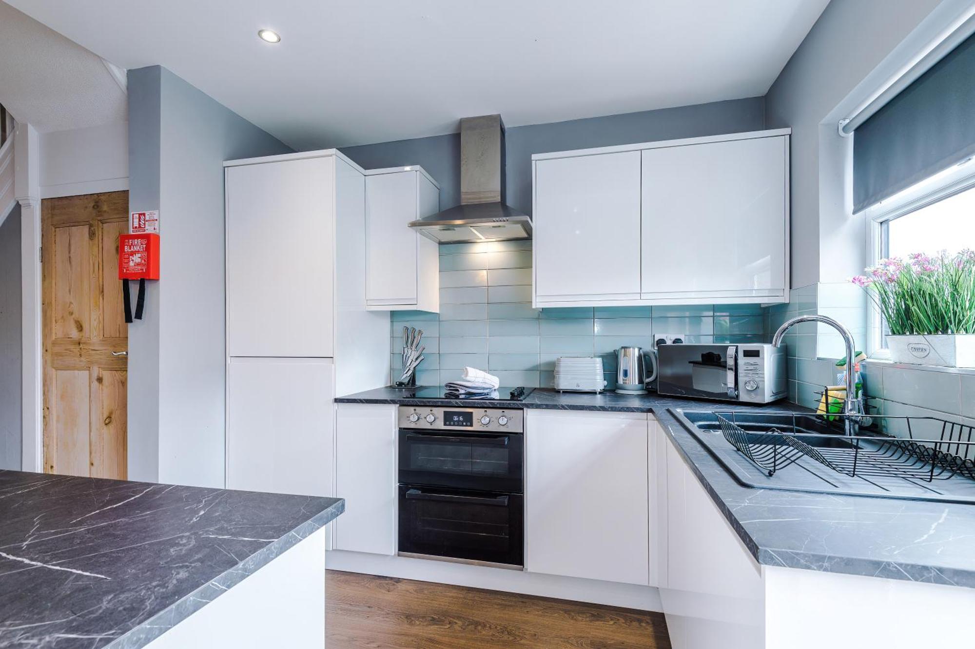 Holiday home New! 3-bed Spacious In By 53 Degrees Property, Ideal For Groups, Free Parking!