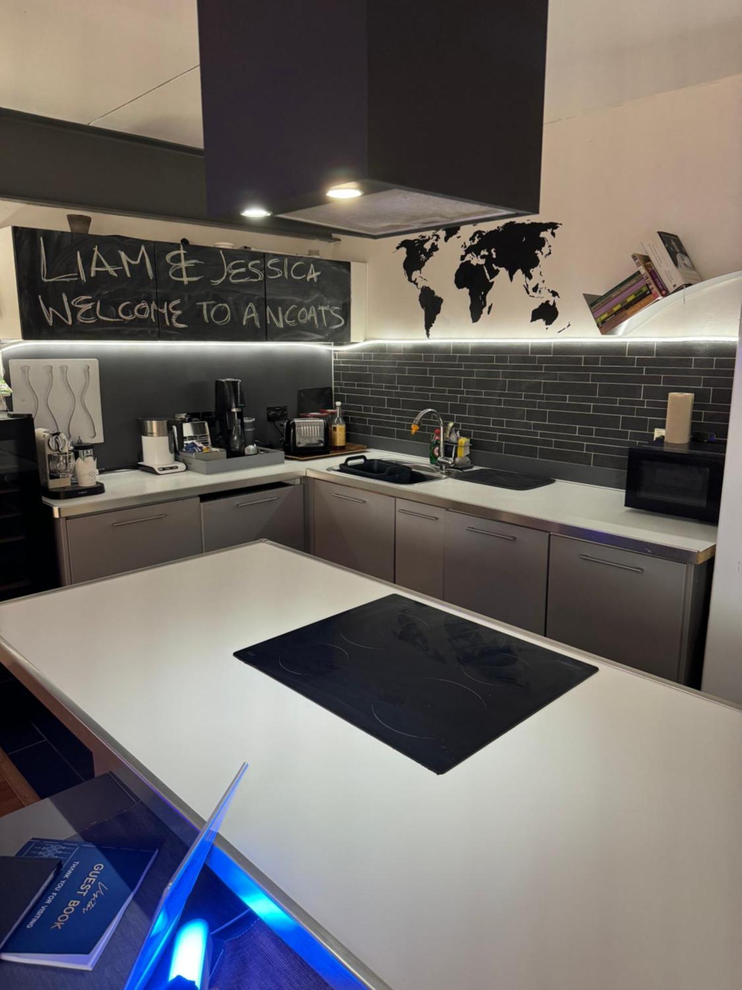 Apartment Ancoats Getaway With Terrace And Hot Tub