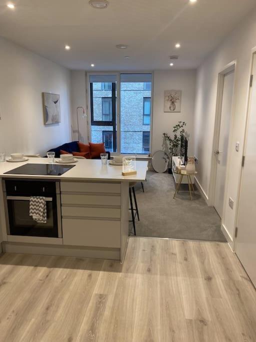 Apartment Manchester-1br Free Parking-cinema