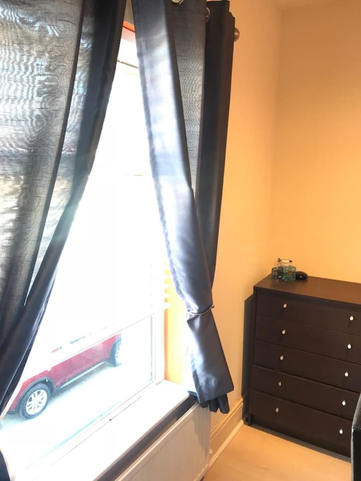 King Tv-bed En-suite Mediacity, Mufc, Salford Homestay