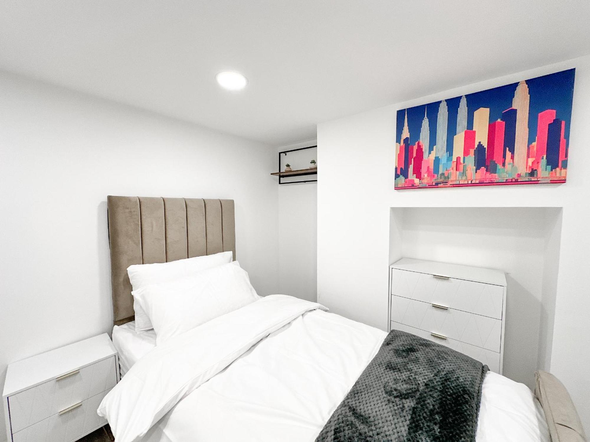 Holiday home Large In Heart Of Bustling Levenshulme Manchester