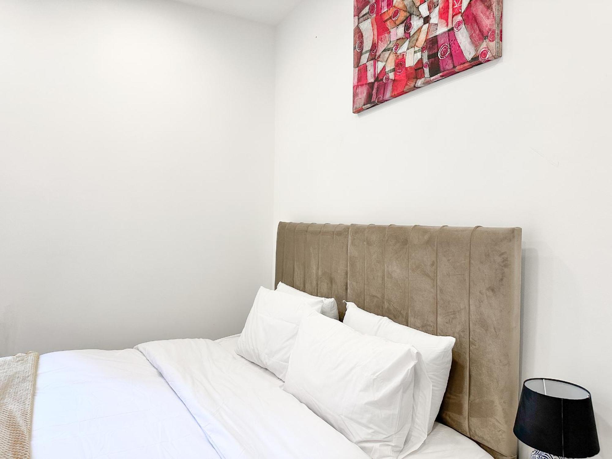 Large In Heart Of Bustling Levenshulme Holiday home Manchester