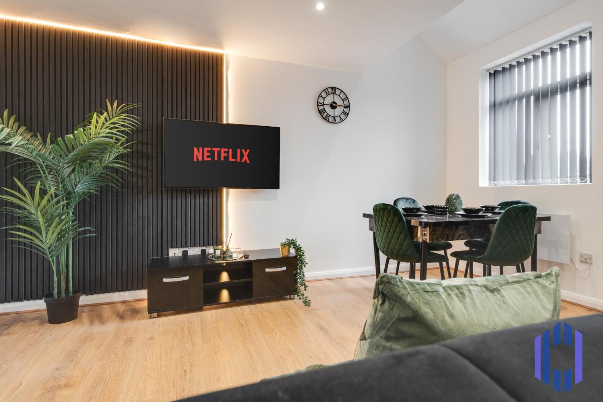 Apartment Sophisticated & Stylish Flat Near Airport - Sleeps 9 Manchester