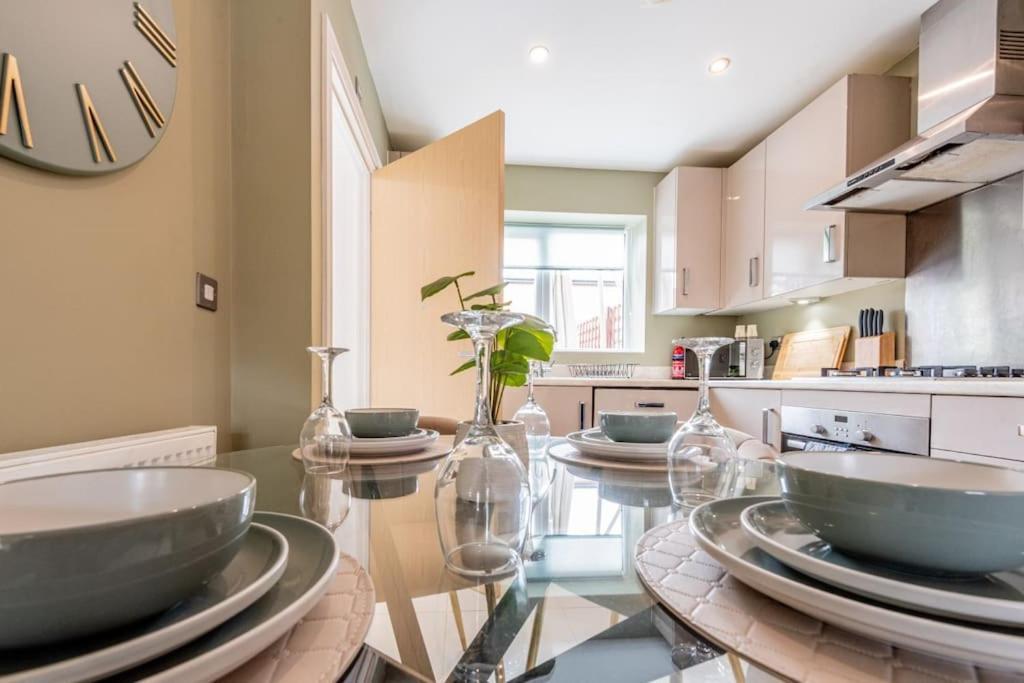 Holiday home Modern House 2 Bedroom 5 Beds