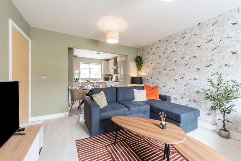 Modern House 2 Bedroom 5 Beds Holiday home