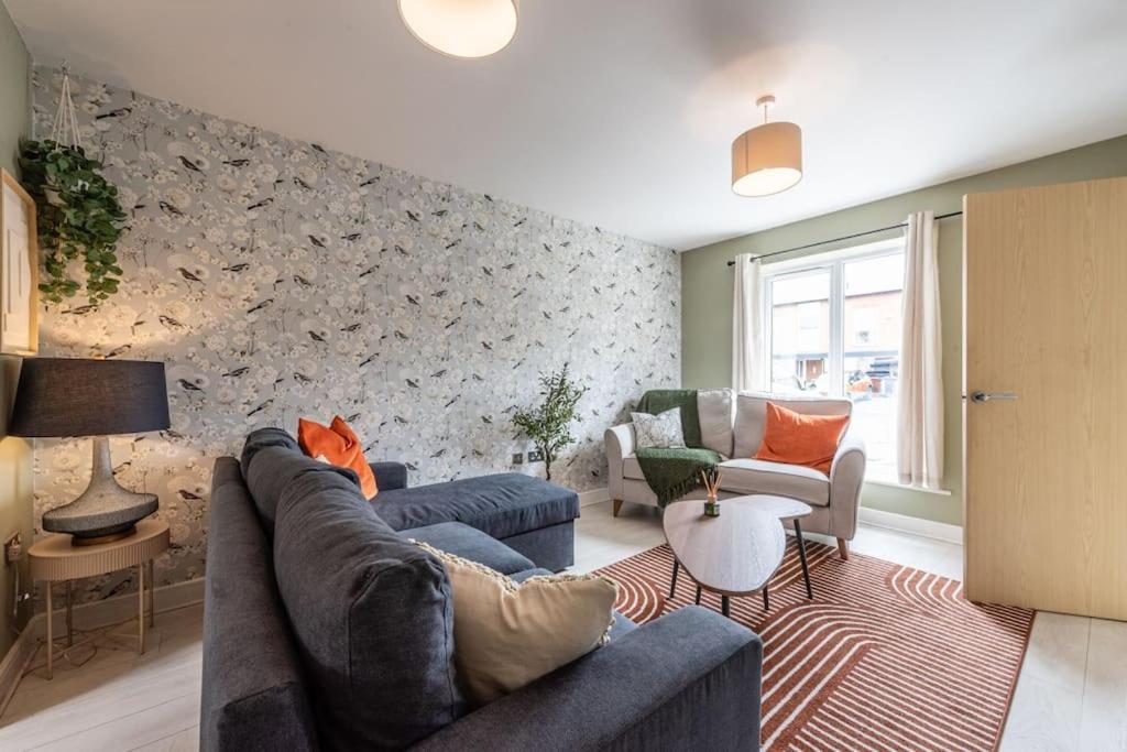 Modern House 2 Bedroom 5 Beds * Manchester