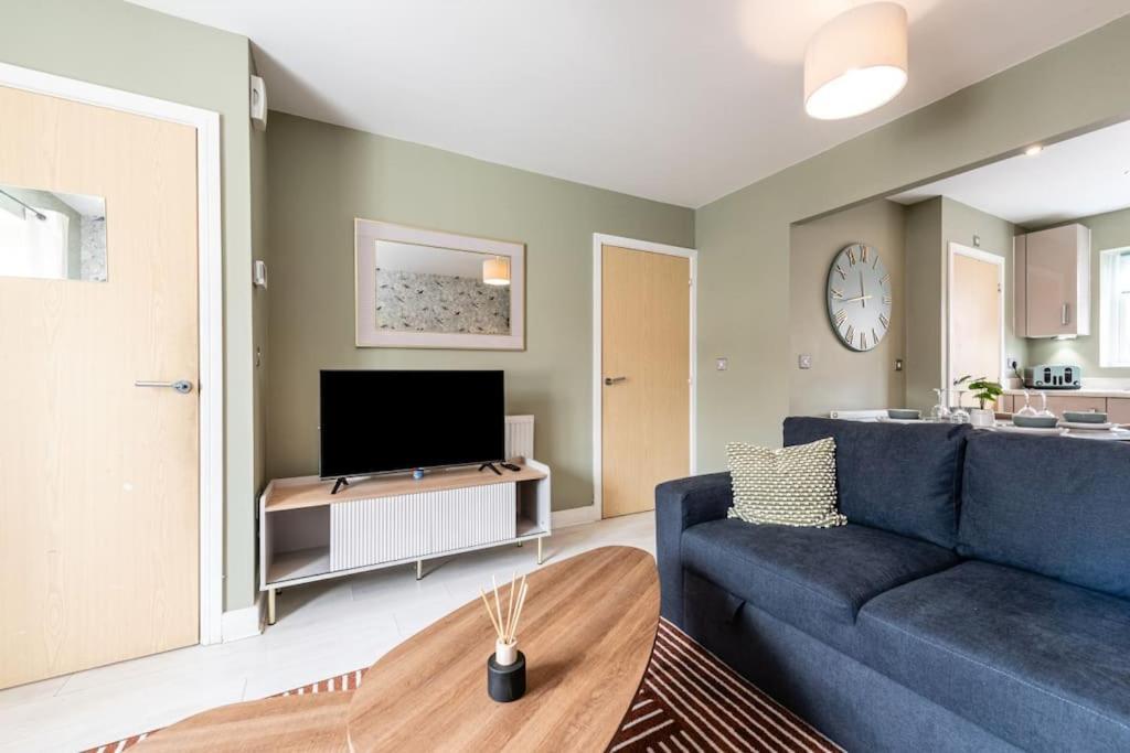 Modern House 2 Bedroom 5 Beds