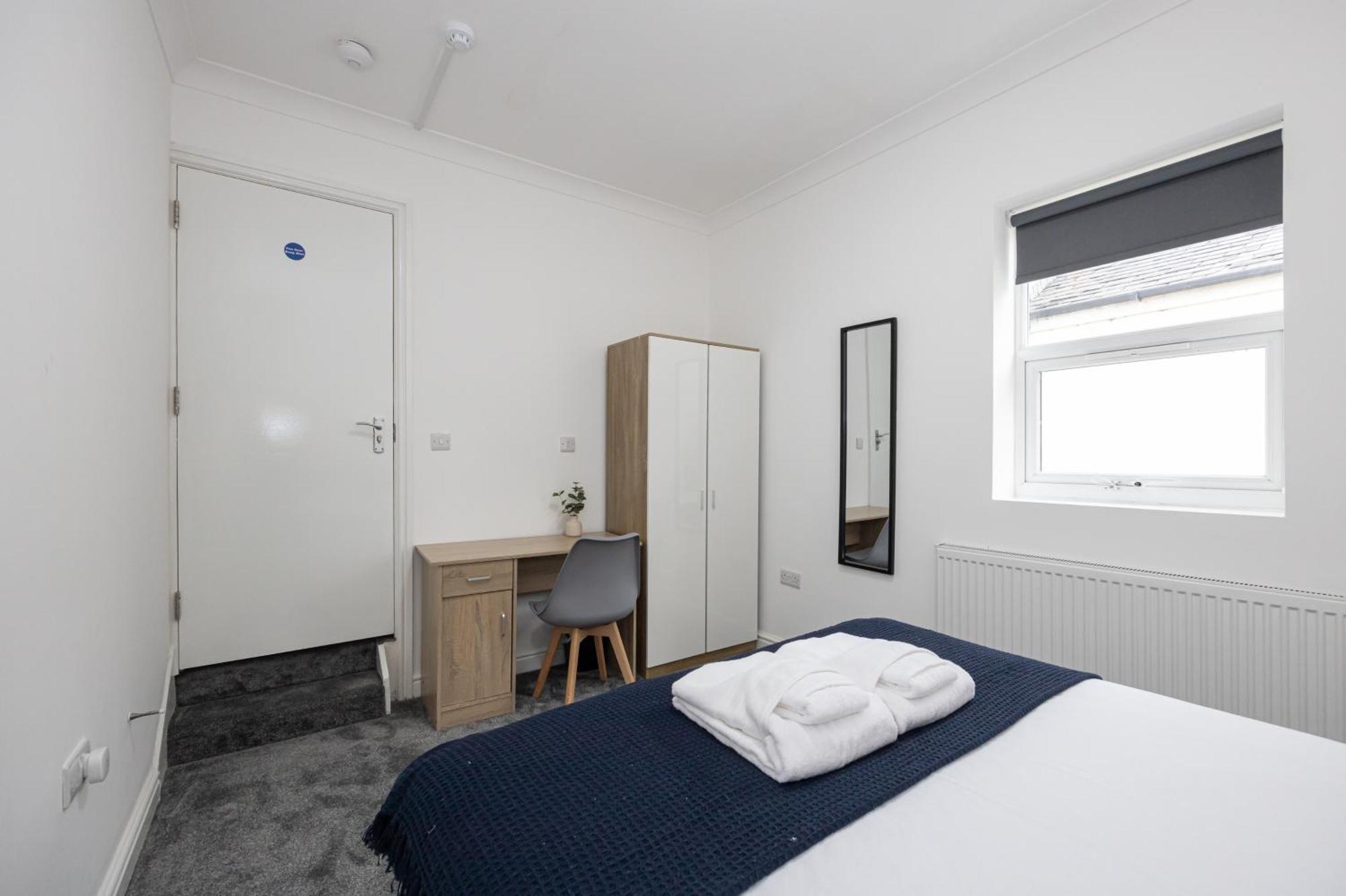 Modern Spacious 6Bd Haven 8 Min From City Centre Holiday home Manchester