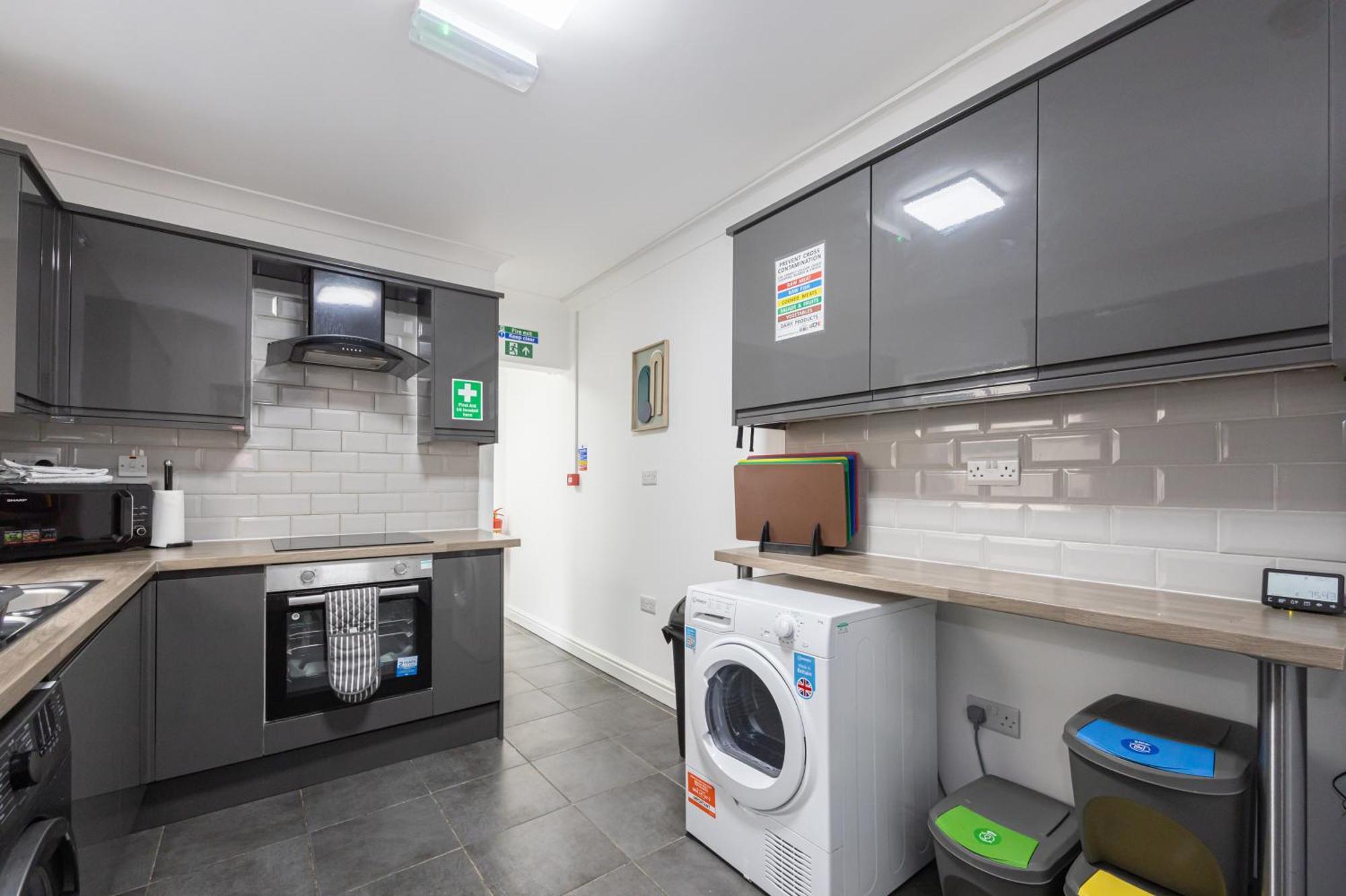 Modern Spacious 6Bd Haven 8 Min From City Centre
