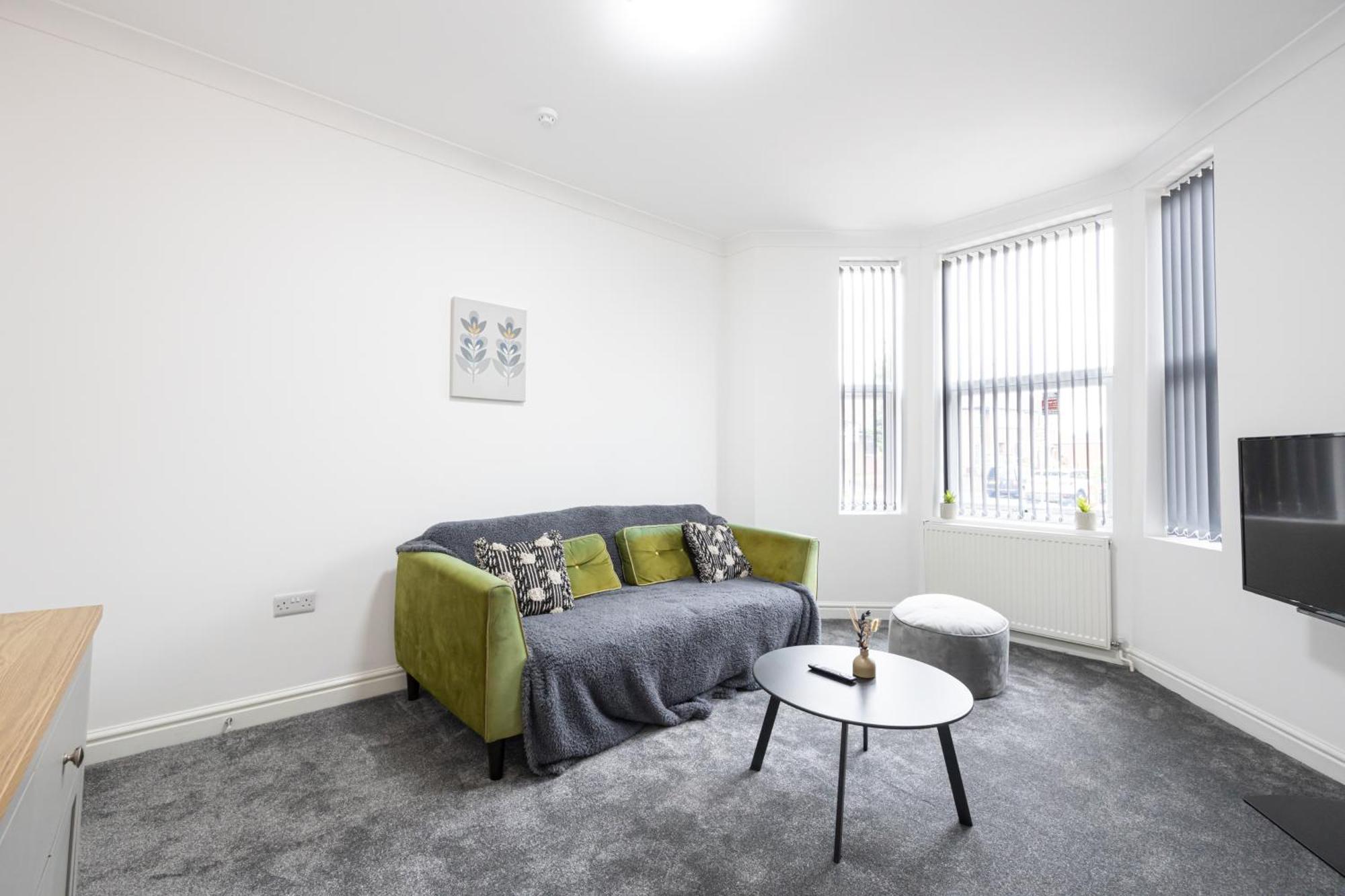 Modern Spacious 6Bd Haven 8 Min From City Centre *