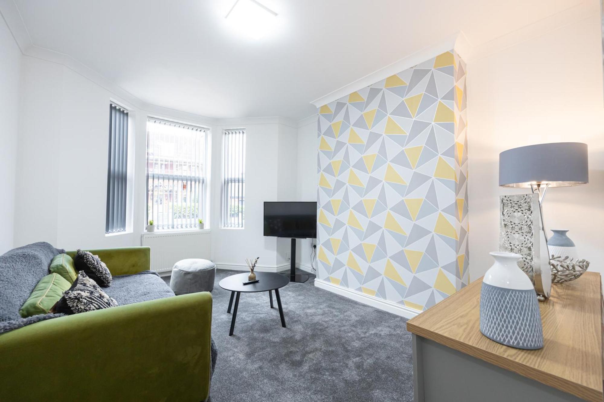 Holiday home Modern Spacious 6Bd Haven 8 Min From City Centre *