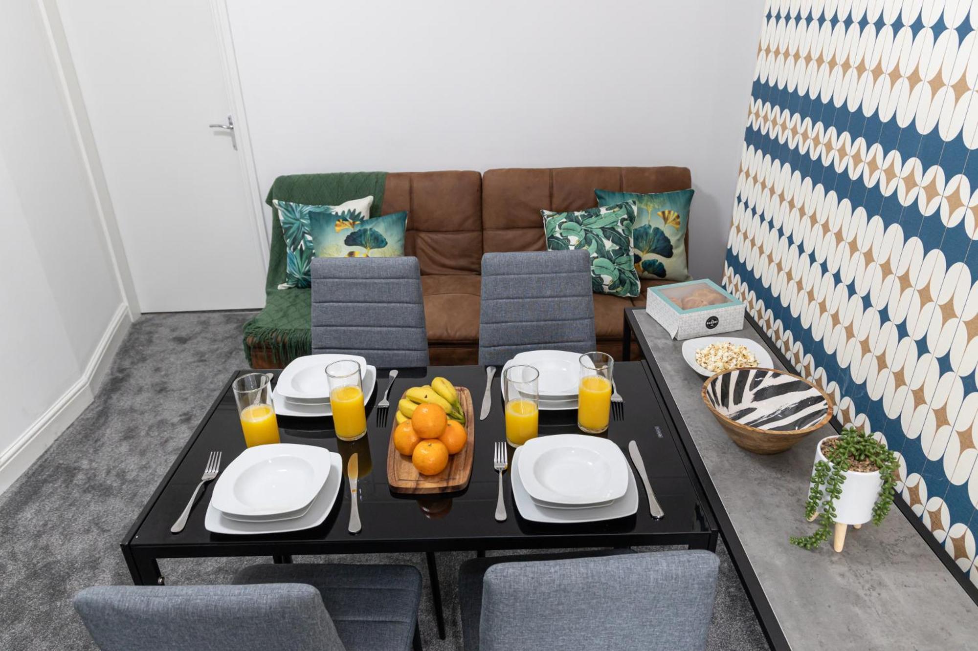 Modern Spacious 6Bd Haven 8 Min From City Centre Holiday home