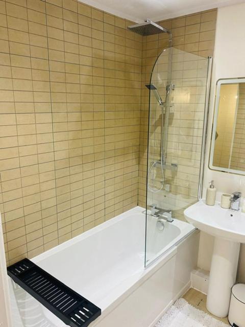 Live Coop Apartment-entire House With Free Parking And Garden- Etihad Stadium Holiday home Manchester